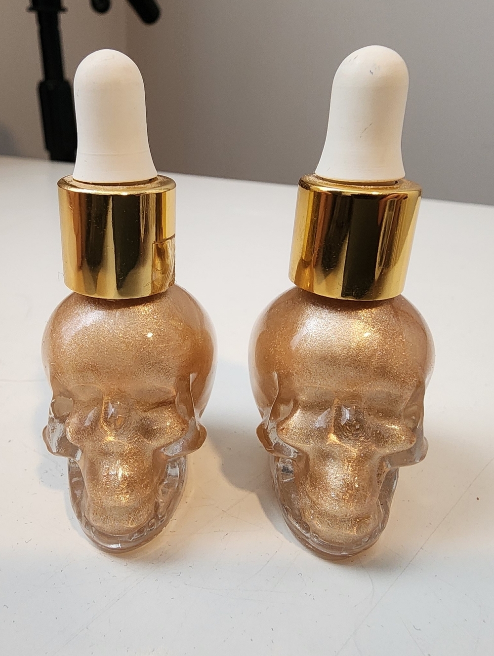2 Bottles of Quo Skull Gold Liquid Highlighter